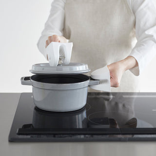 Magnetic Pot Holders - Set of 2 - Silicone - By Baano