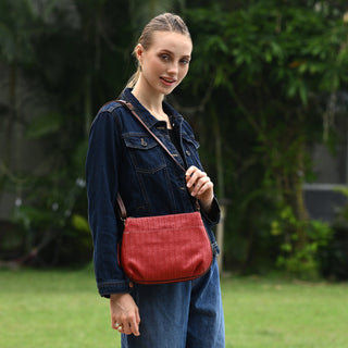 Heritage Leather Multi-Compartment Crossbody - 8280