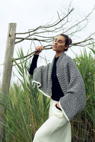 KNIT SHAWL - By Baano