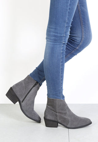 Brisa Ankle Boots