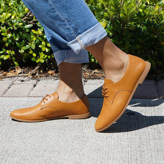 Caramel Oxfords - By Baano