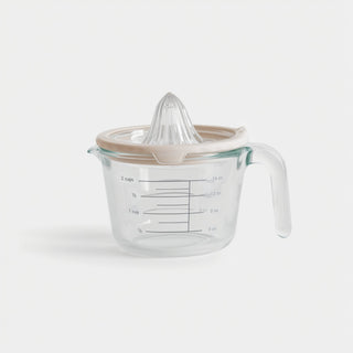 Measuring Cup with Juicer