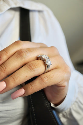 6.0ctw Three Stone Round Cut Moissanite Engagement Ring Ring Deluxe Fine Jewelry