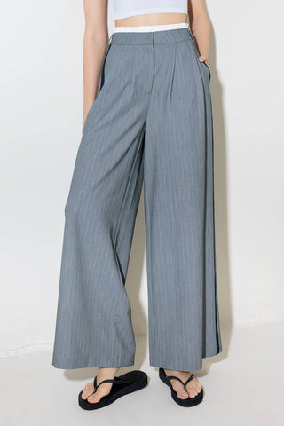 SMILE BRIGHT IN GREY WOVEN PANTS - By Baano