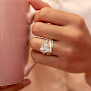 Holly in Gold - For the Romantic in You