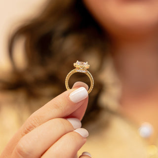 Holly in Gold - For the Romantic in You