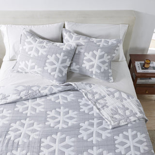 Matelassé Snowflake Quilt Set - Nino Collection Great Bay Home