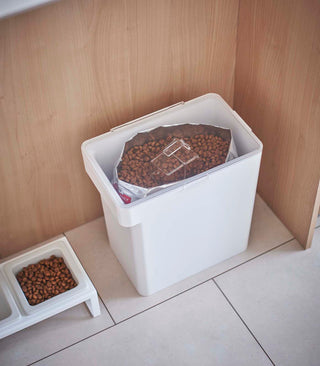 Airtight Pet Food Container - Three Sizes Yamazaki Home