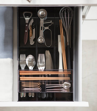 Expandable Cutlery Organizer - By Baano