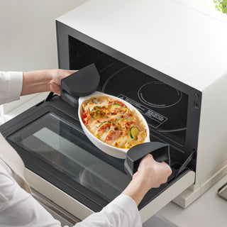 Magnetic Pot Holders - Set of 2 - Silicone - By Baano