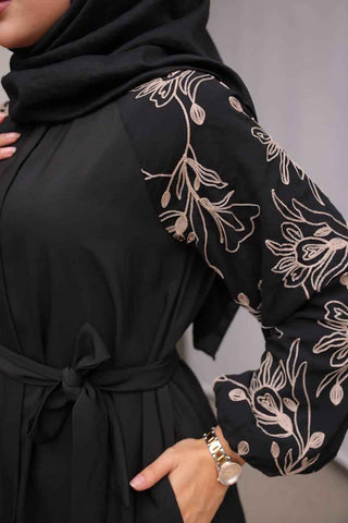 Embracing Modesty: The Rise of the Abaya and Hijab in Modern Fashion - Glamourous Grace