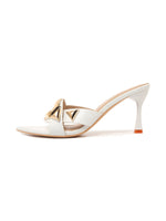 Aaliyah | White J.Adams