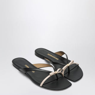Mini Bow Flip-flop Black And Powdery / Narrow Fit - By Baano