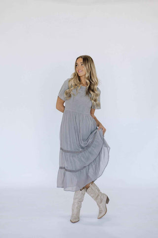 Kanyan Midi Dress in Gray
