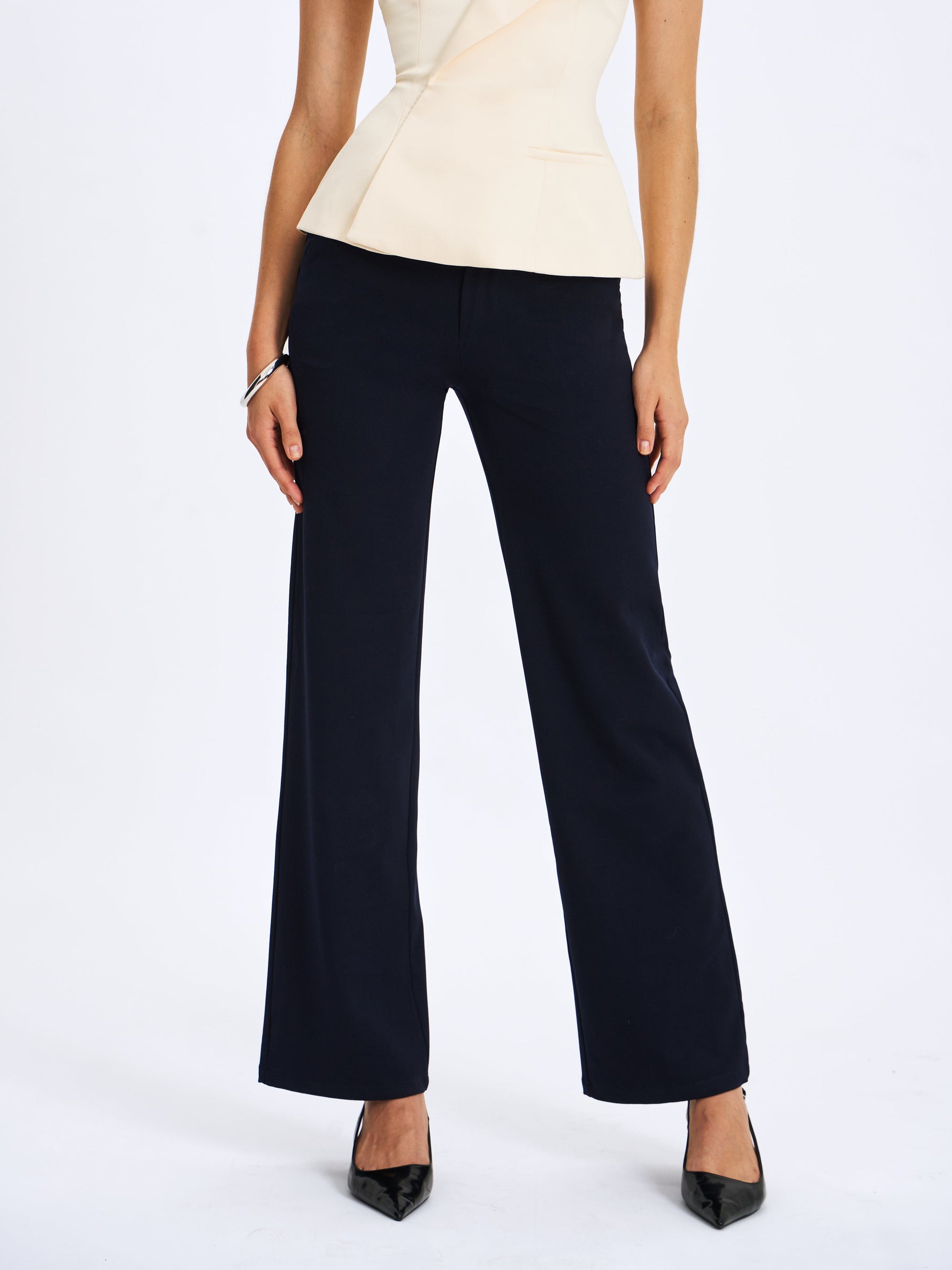Yanin Navy Low-Rise Straight Leg Pants Miss Circle