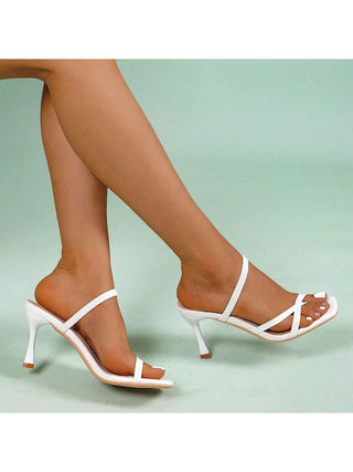 Clara | White