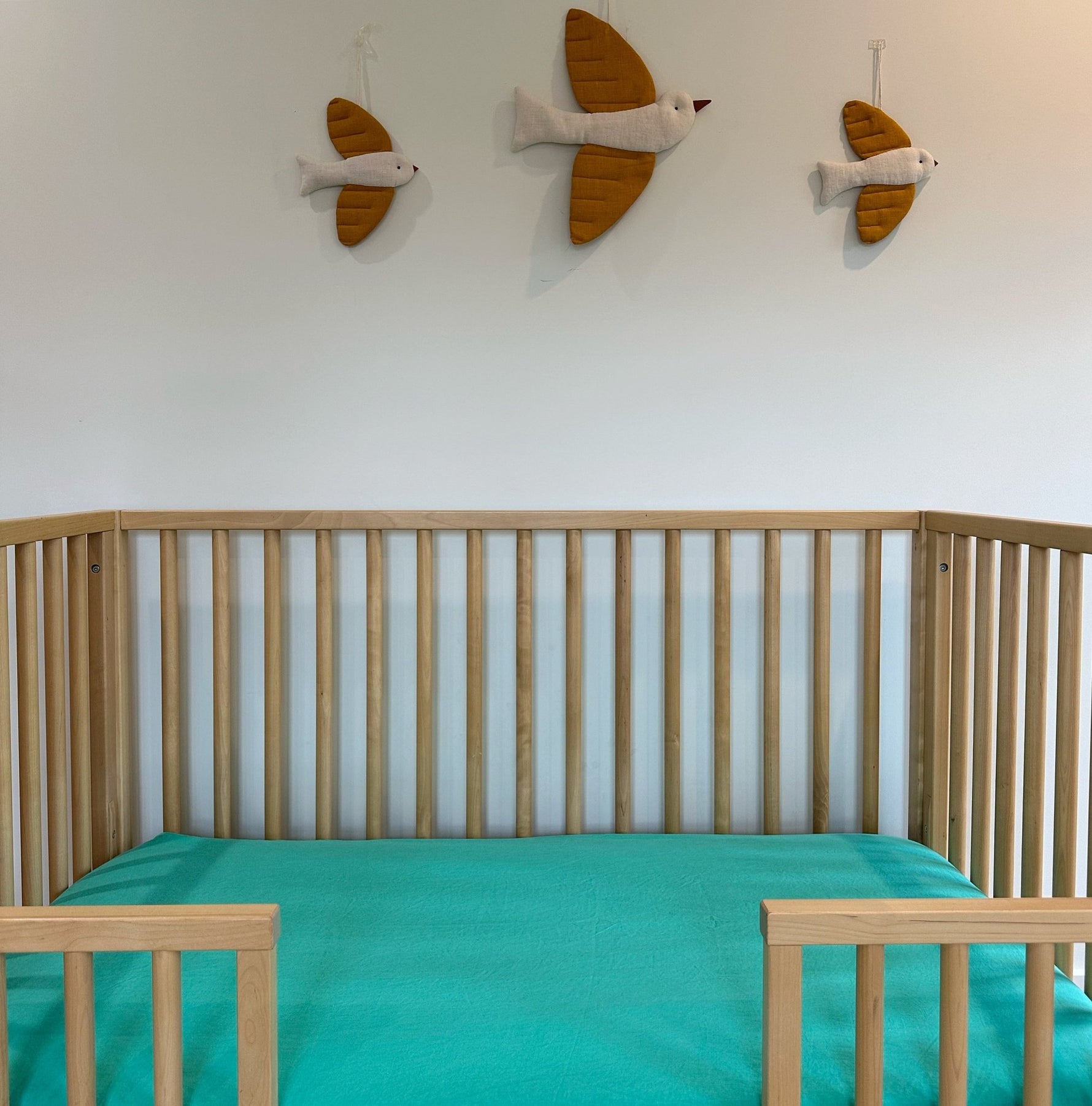 Crib Linen Fitted Sheet (Sea Green) - Glamourous Grace