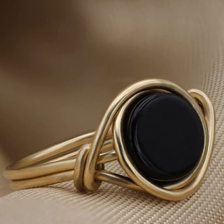 BLACK ONYX KNOT RING