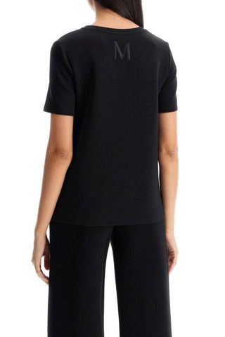Short -sleeved t -shirt