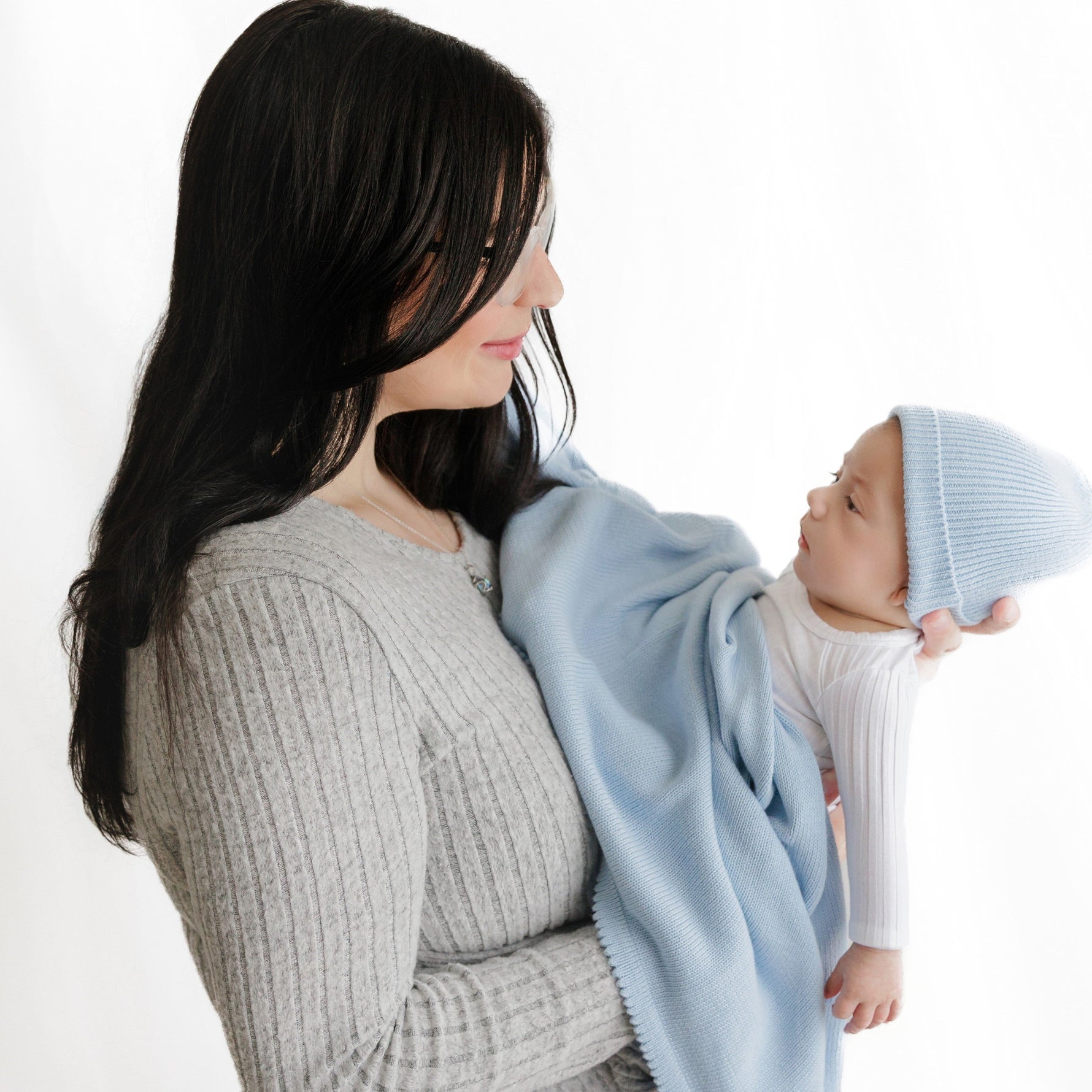 Luxe Collection 100% Organic Cotton Luxury Knit Baby Blanket + Hat Set with Gift Box Bleu La La