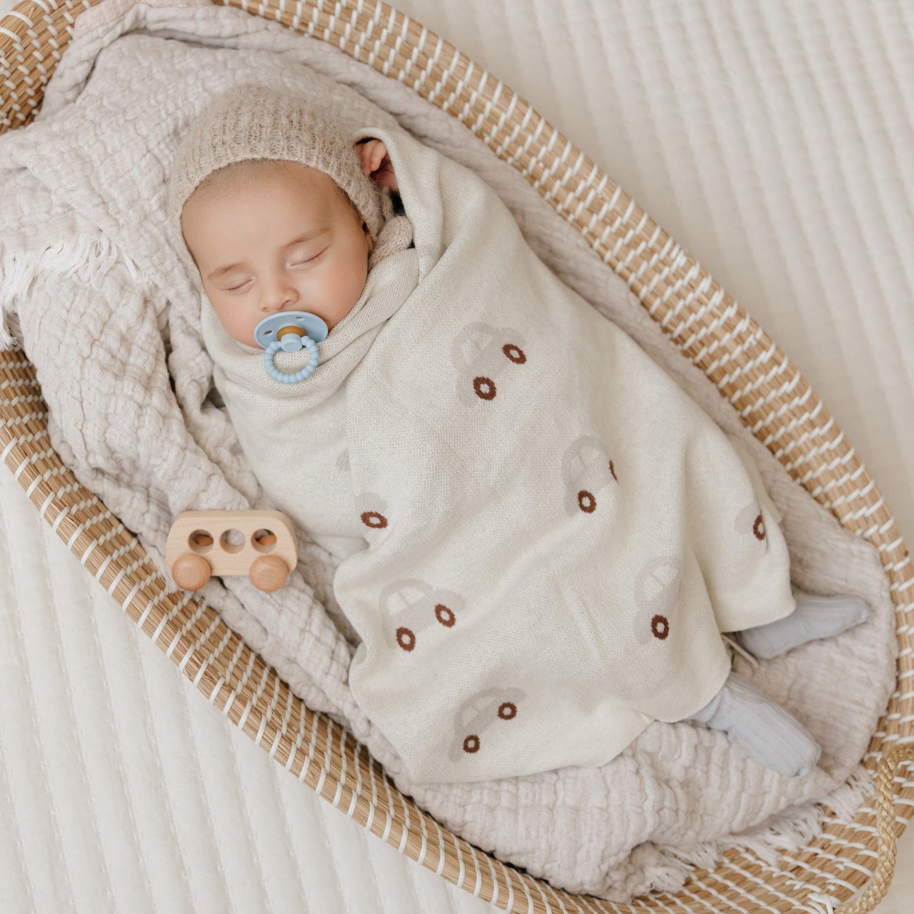 100% Cotton Luxury Knit Car Swaddle Blanket - By Baano