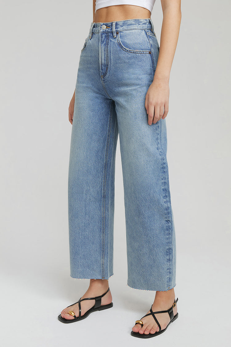 Moon Curve Raw Hem Crop Jeans HJ129 Hey Joanie