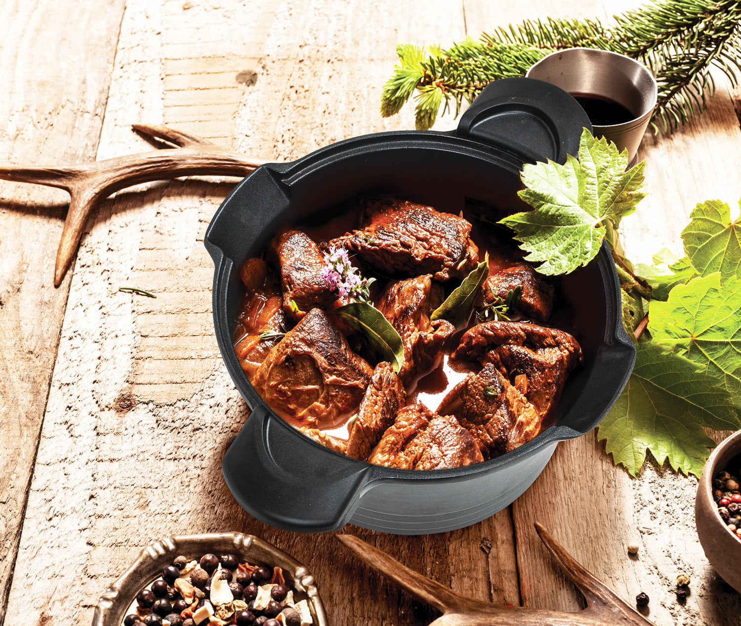 MASTERPAN Nonstick Stock & Pasta Pot With Glass Lid Strainer, 5 QT., 9