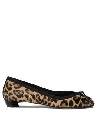 Flat shoes
