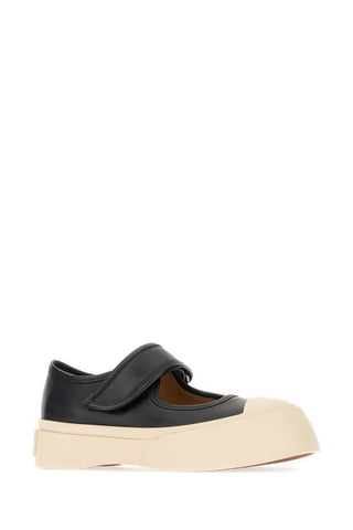 Sneakers - By Baano