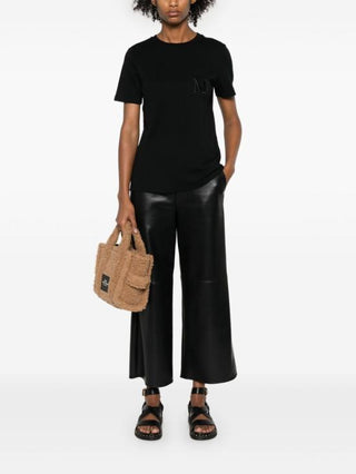 Short -sleeved t -shirt