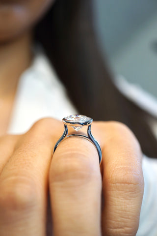 4.5ctw Round Cut Moissanite Bezel Set Solitaire Engagement Ring Ring Deluxe Fine Jewelry