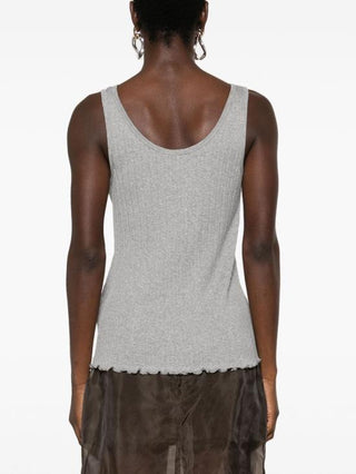 Sleeveless t -shirt