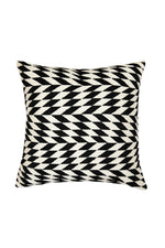Made to order: Almolonga Diamond Pillow - Black and Natural White