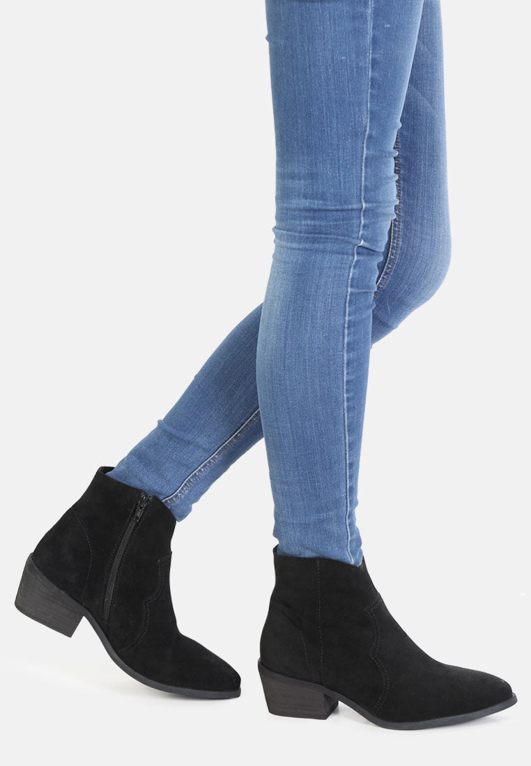 Brisa Ankle Boots