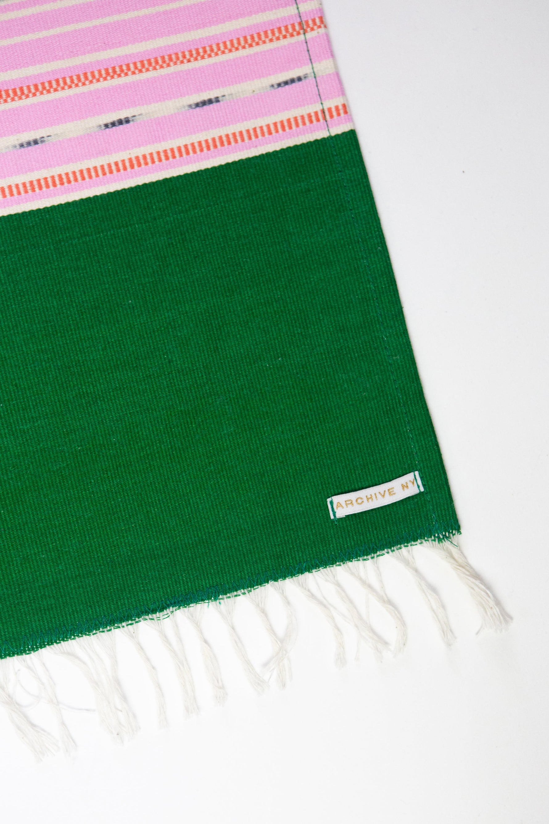 Cantel Runner - Grass & Pink