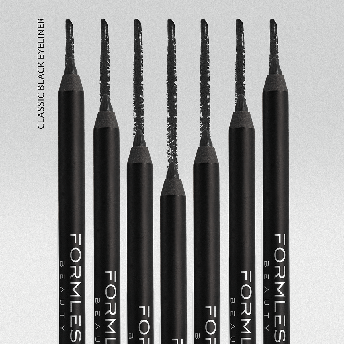 CLASSIC BLACK EYELINER