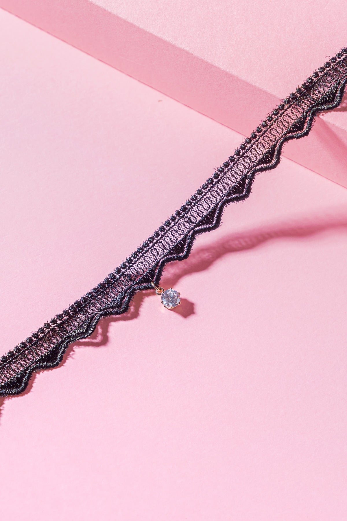 PRETTY IN LOVE CHOKER - By Baano