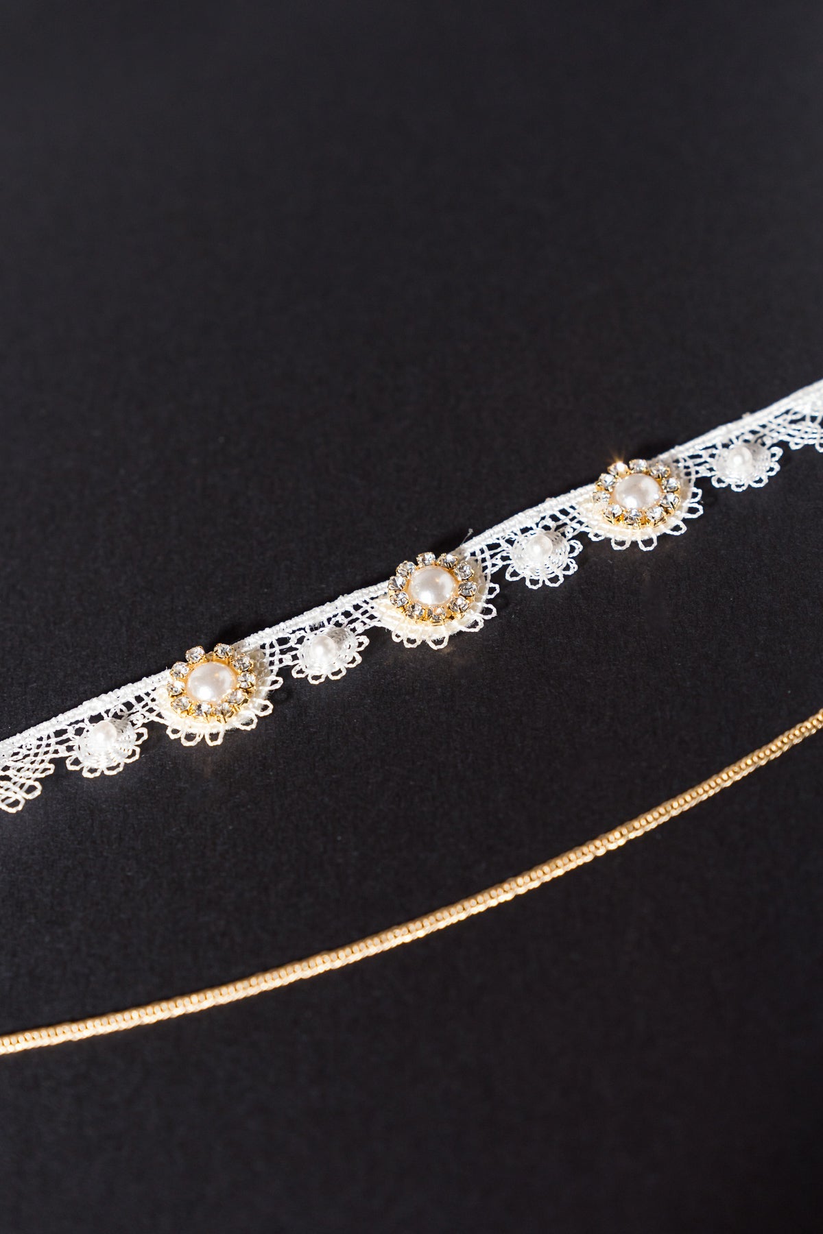MOON CRESCENT PEARLS CHOKER - By Baano