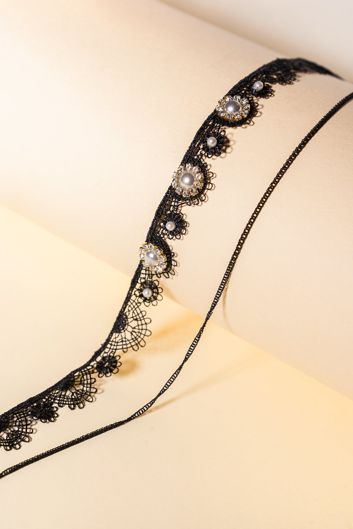 MOON CRESCENT PEARLS CHOKER - By Baano