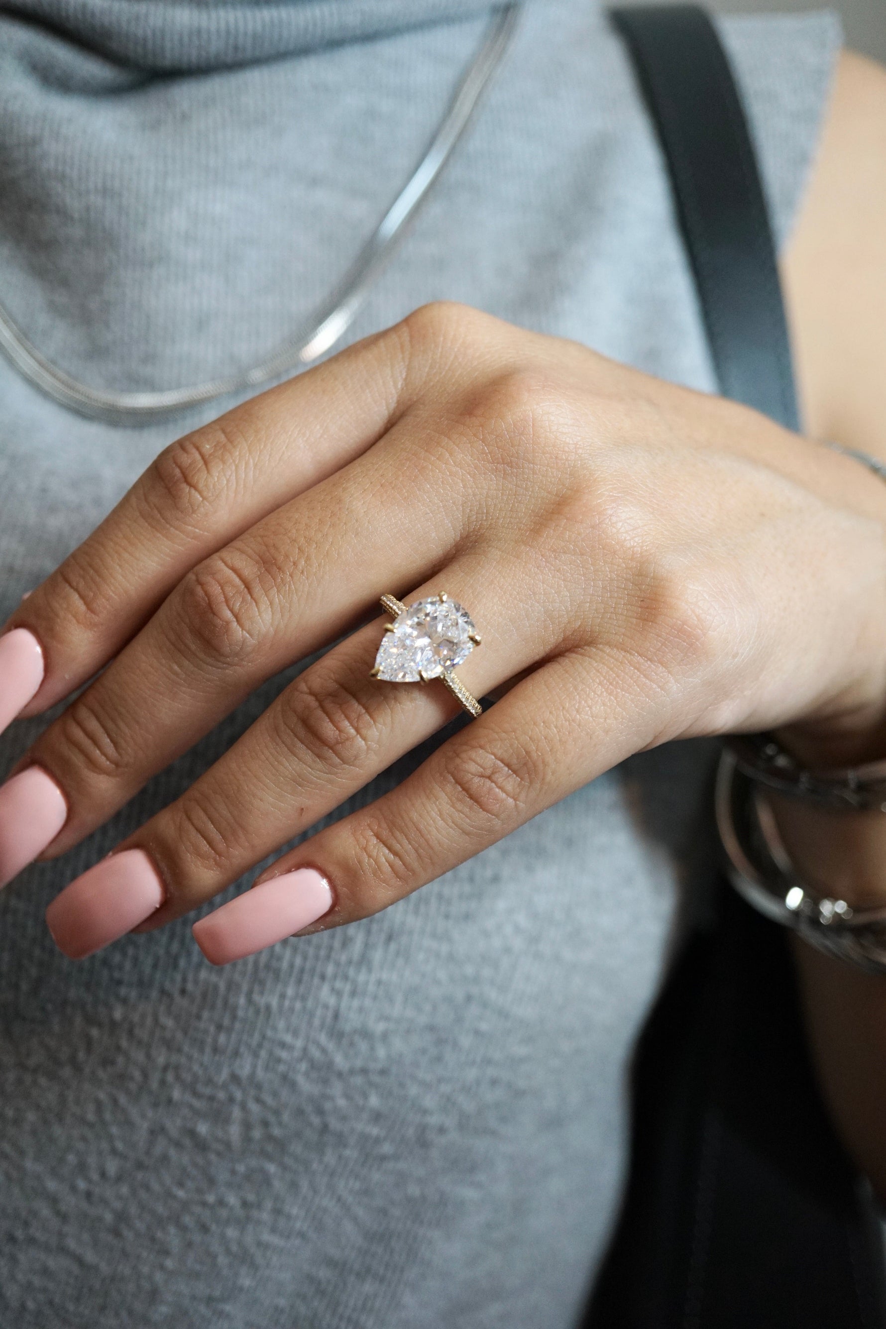 5.0ct Pear Cut Moissanite Three Row Pavè Lab Diamond Engagement Ring Ring Deluxe Fine Jewelry