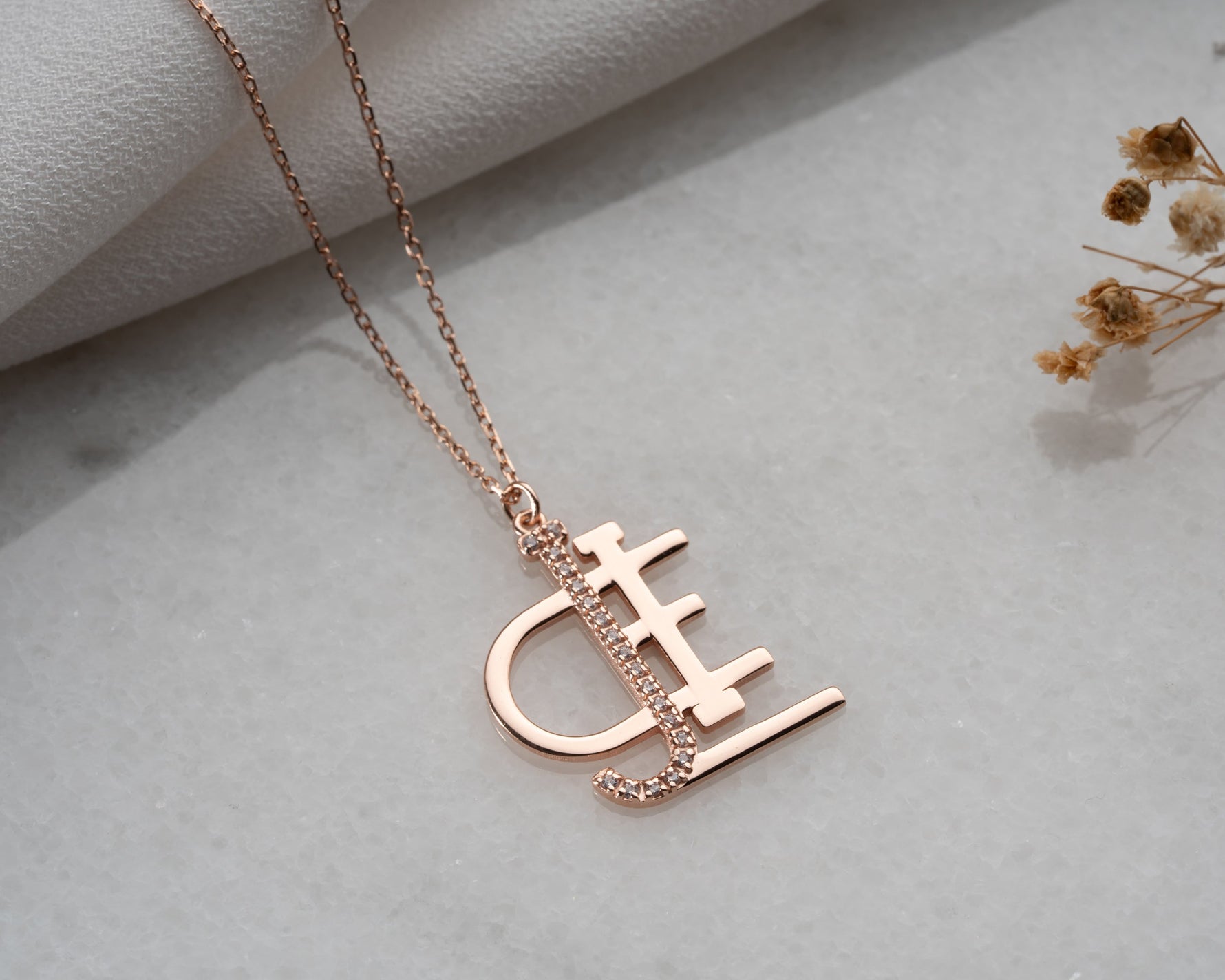 Personalized Name Necklace with Diamond First Letter – A Symbol of Light & Meaning