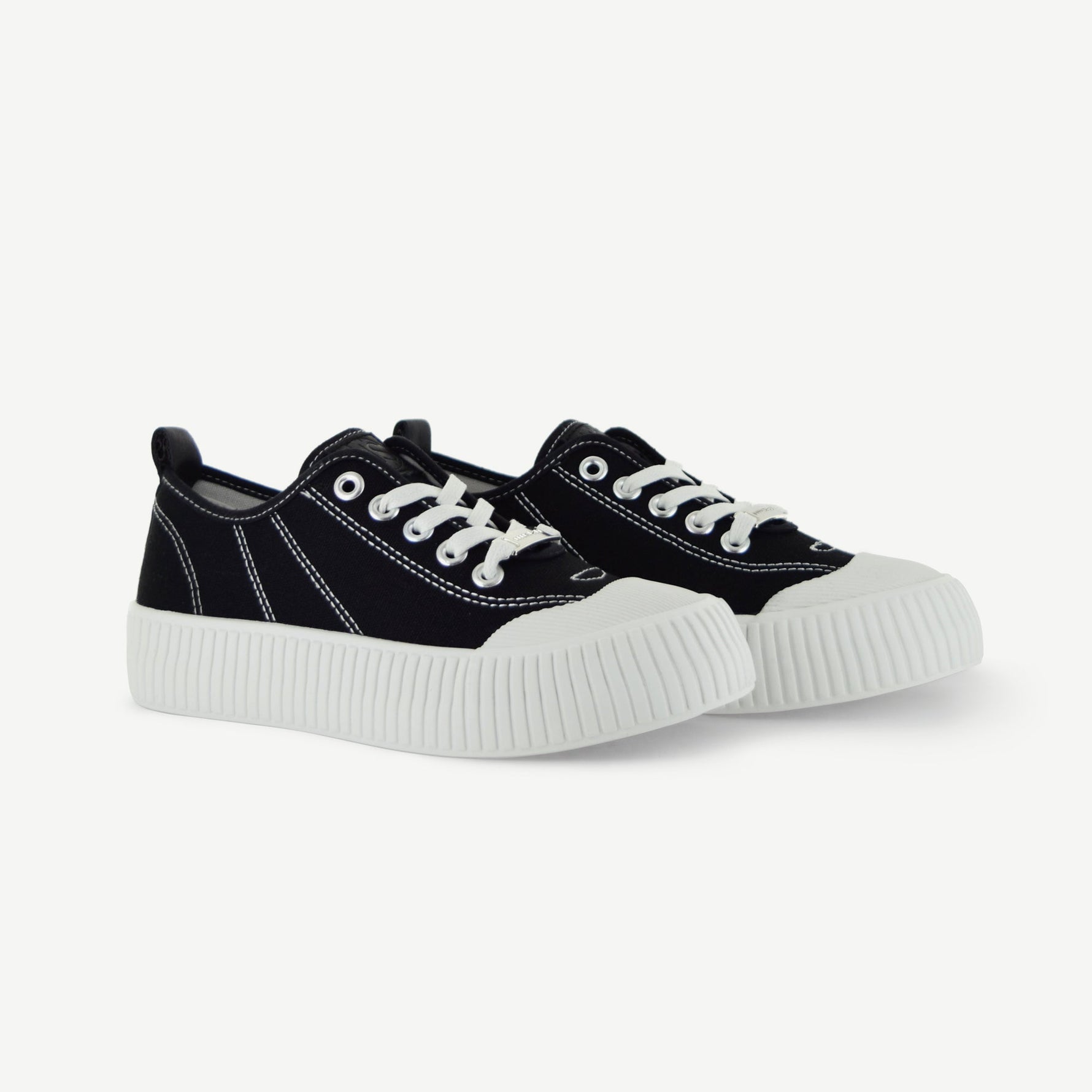 COURT ROYALE: VULCANIZED COURT SHOE - BLACK/WHITE - By Baano