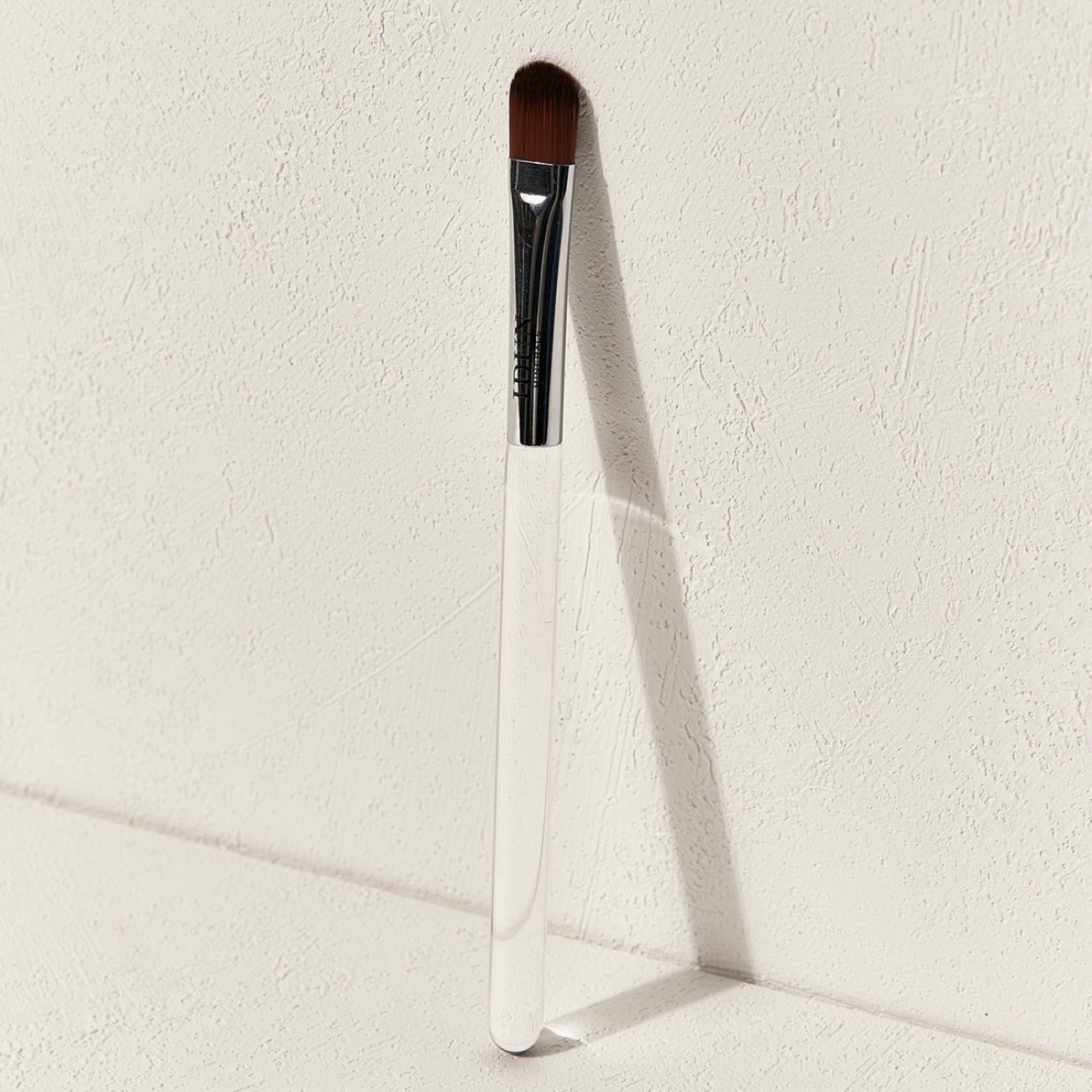 EYESHADOW BRUSH - By Baano