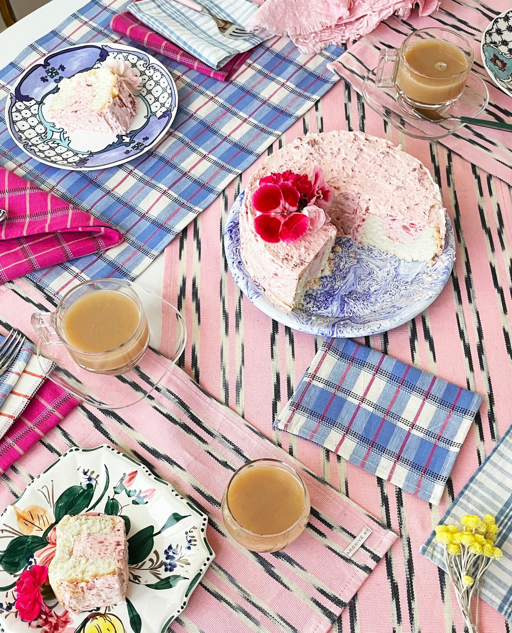 Xela Light Pink Jaspe Table Runner