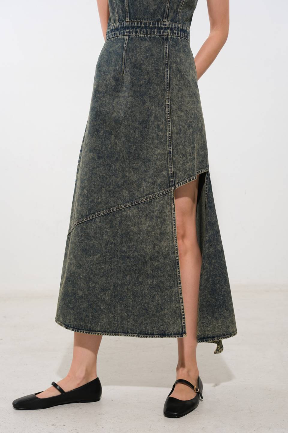 EXOTIC BREEZE DENIM MIDI DRESS - By Baano