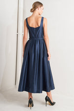 FEMME SILHOUETTE WOVEN MIDI DRESS Flying Tomato