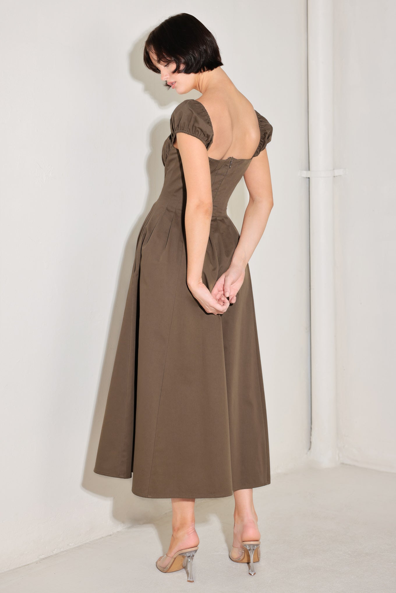 MOCHA MUSE MOMENT WOVEN MIDI DRESS