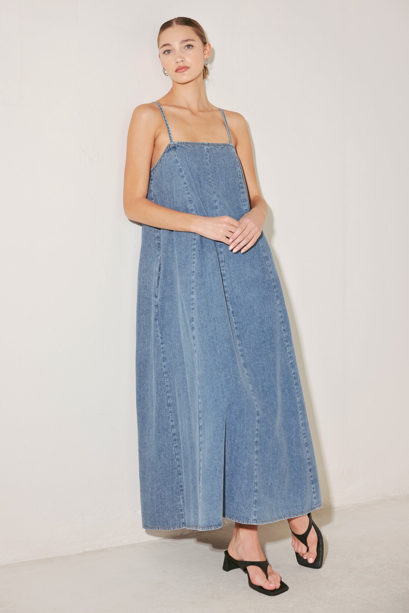 INDIGO WEEKEND THEORY DENIM MIDI DRESS