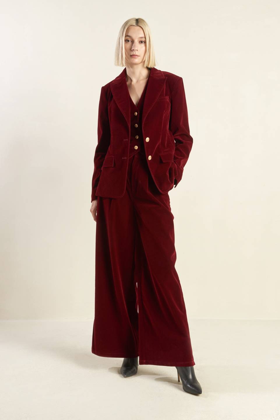 COY CHARM VELVET BLAZER - By Baano