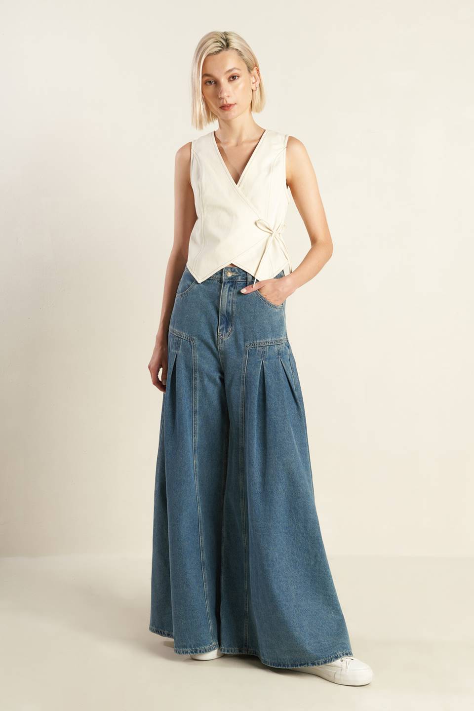 WATCHING THE WIND WOVEN VEST - By Baano